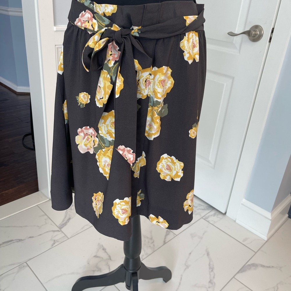 LOFT Grey and Yellow A-Line Skirt